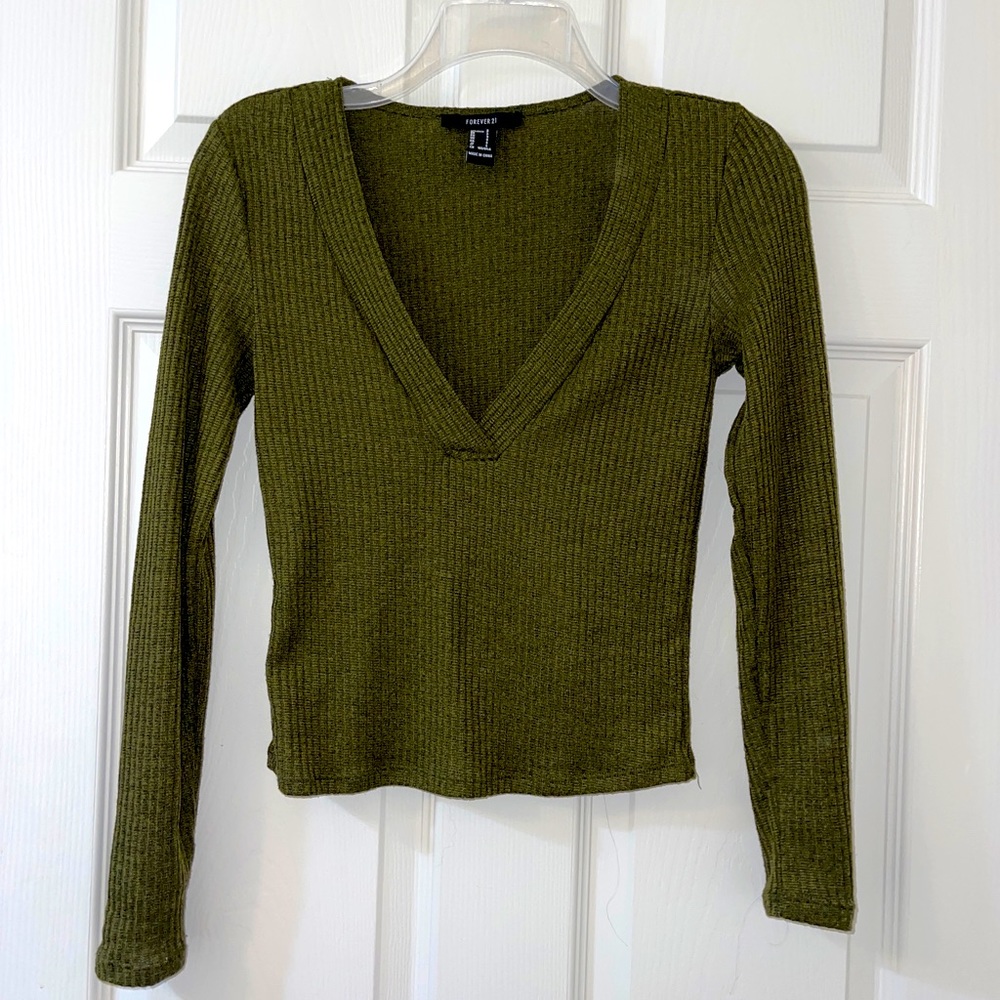 Forever 21 tight hunter green v-neck